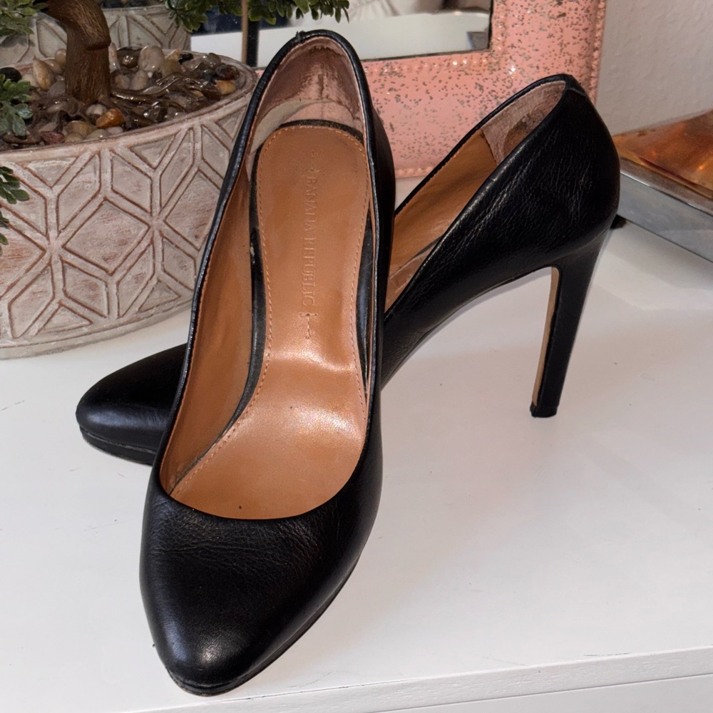 Banana Republic Leather Black Heels